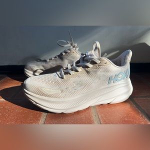 Hoka Clifton 9 shoes